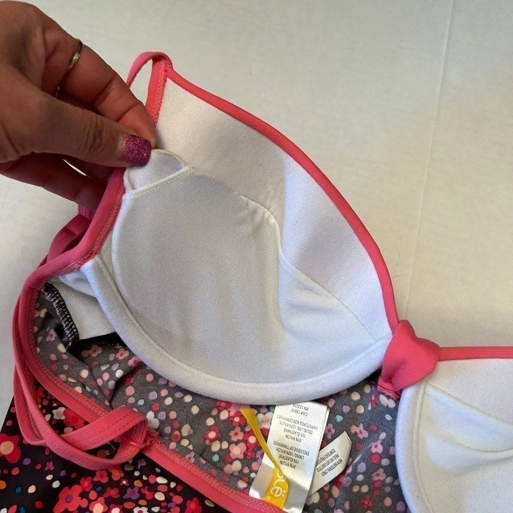 Lole tankini swim top with under wire push up bra & adjustable straps Sz M.  M20